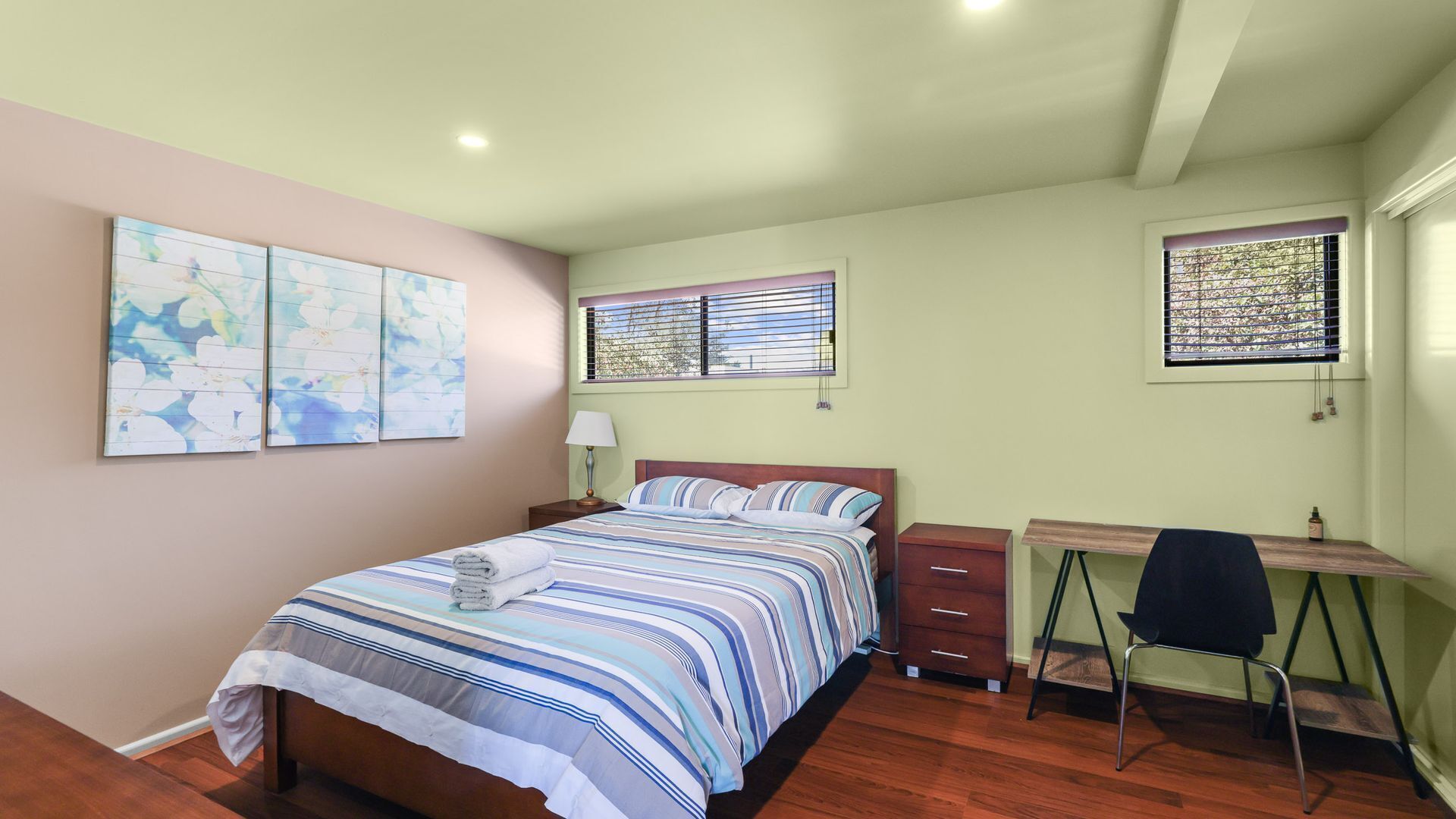 3 bedrooms, iron/ironing board, travel crib, internet