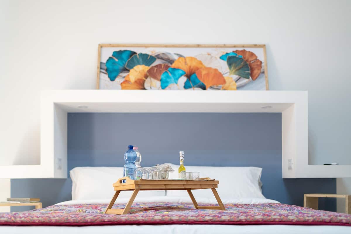 Chambre Quadruple Deluxe, salle de bains attenante (Suite Diana) | 1 chambre, bureau, espace de travail pour ordinateur portable