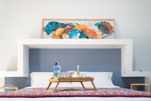 Deluxe Quadruple Room, Ensuite (Suite Diana) | Desk, laptop workspace, free WiFi - Elsa d'Ortigia (Syracuse)