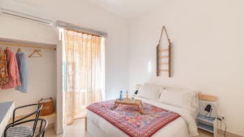 Comfort-Doppelzimmer, mit Bad (Aretusa) | Schreibtisch, laptopgeeigneter Arbeitsplatz, kostenloses WLAN