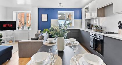 The Modern Gems of Central Canterbury - Sleeps 14