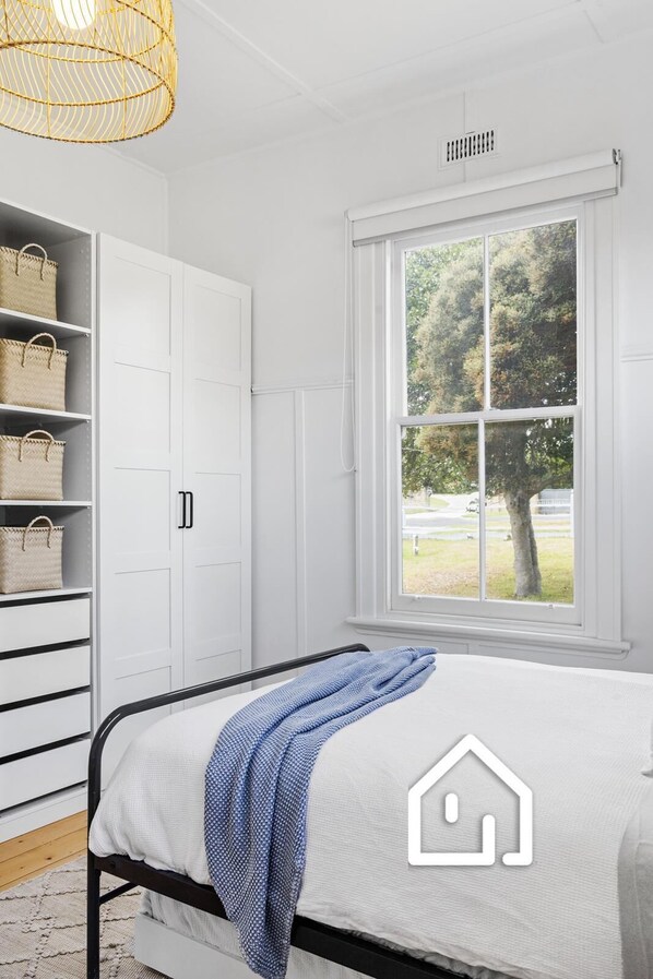 3 chambres, fer et planche à repasser, Wi-Fi gratuit, draps fournis