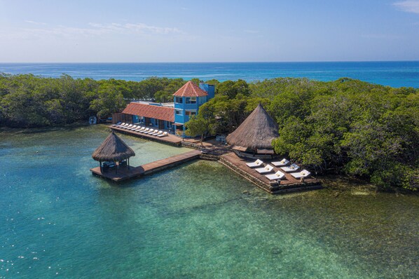 Exterior - Fragata Island (Rosario Islands)