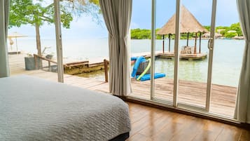 Chambre Double Panoramique, vue océan | Literie de qualité supérieure, couette en duvet d'oie, surmatelas