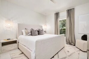 2 bedrooms, iron/ironing board, travel cot, free WiFi - New List-Golf Cart Included Charming 2BR/2BA (Santa Rosa Beach)