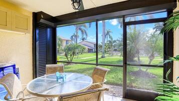 Condo, 2 Queen Beds (Cozy condo with pool, grills and clos) | Dining