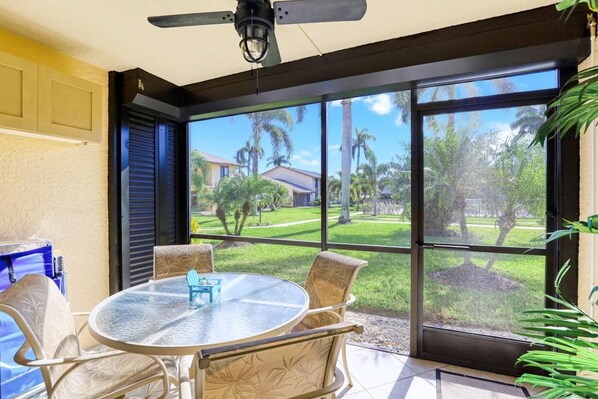 Condo, 2 Queen Beds (Cozy condo with pool, grills and clos) | Dining