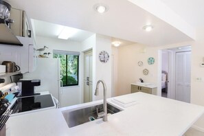 コンドミニアム クイーンベッド 2 台 (Cozy condo with pool, grills and clos) | 専用キッチン
