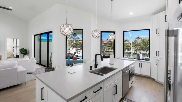 Casa, varias camas (1130 Abbeville Court) | Cocina privada