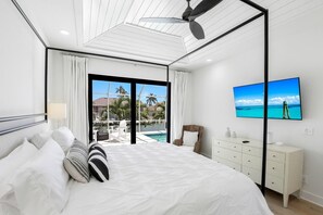 House, Multiple Beds (1130 Abbeville Court) | 4 bedrooms - 1130 Abbeville Court (Marco Island)