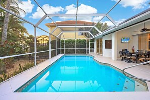 Pool - Home With Pool, Outdoor TV and Walk to Tigertail Beach (Marco Island)