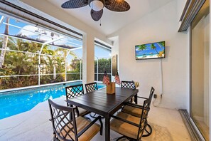Dining - Home With Pool, Outdoor TV and Walk to Tigertail Beach (Marco Island)