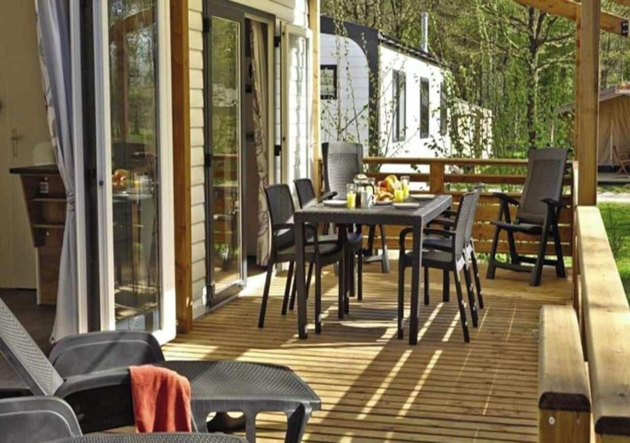 Premium stacaravan, 3 slaapkamers | Veranda