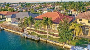 Unclassified image, 3 of 59, button - SW Exposure Home on Wide Canal With Pool and spa (Marco Island)
