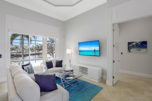 House, Multiple Beds (SW exposure home on wide canal with p) | Living area - SW Exposure Home on Wide Canal With Pool and spa (Marco Island)