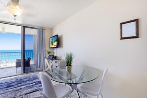 Dining - Beachfront Condo With Restaurant, Pool, spa and gym (Marco Island)