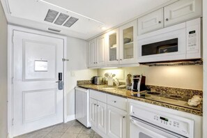 Condo, 1 King Bed with Sofa bed (Lavish beachfront condo with rooftop ) | Private kitchen - Lavish Beachfront Condo With Rooftop Pool/spa/gym (Marco Island)