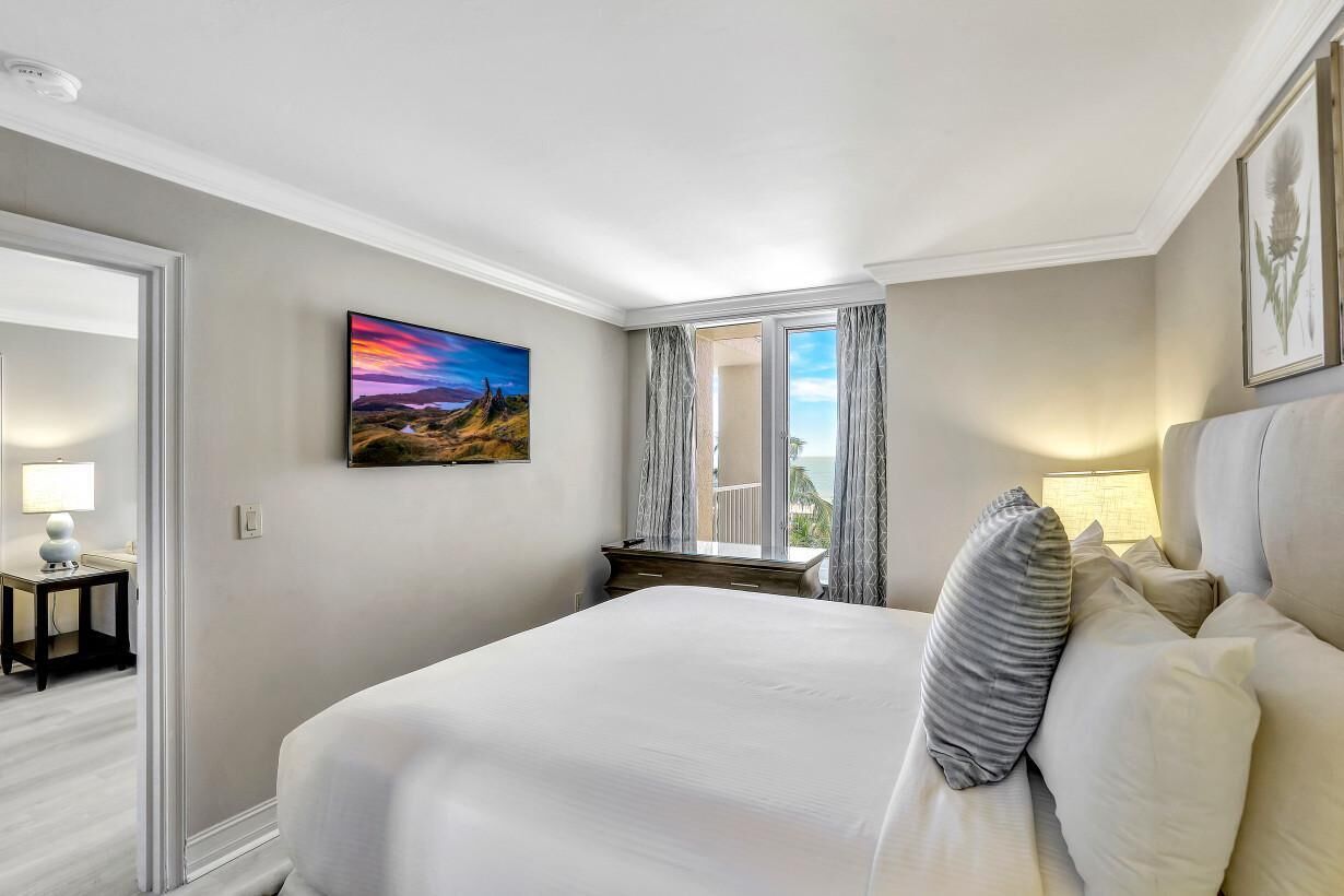 Condo, 1 King Bed with Sofa bed (Lavish beachfront condo with rooftop ) | 1 bedroom