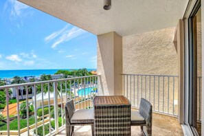Condo, 1 King Bed with Sofa bed (Lavish beachfront condo with rooftop ) | Outdoor dining