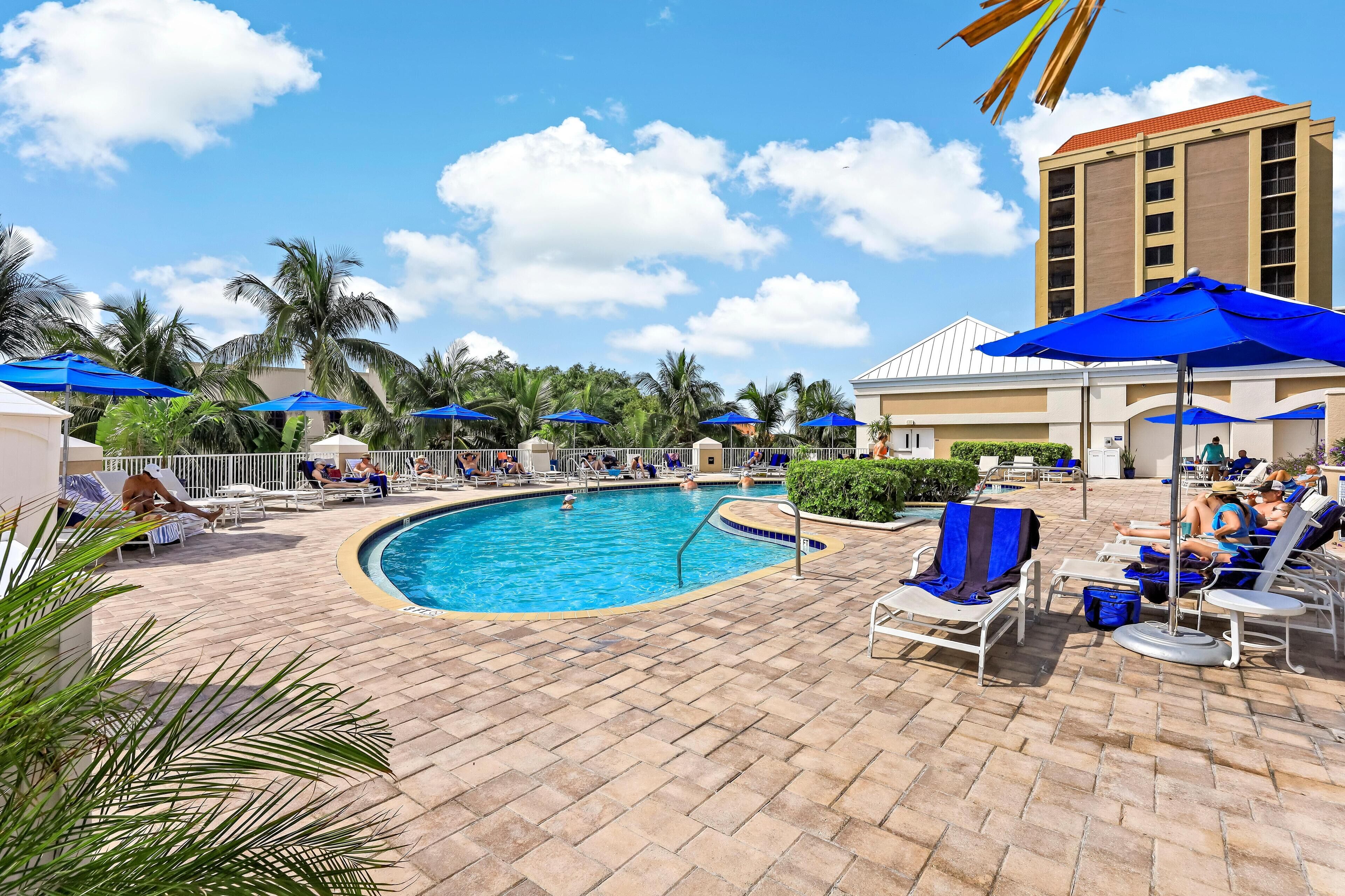 Condo, 1 King Bed with Sofa bed (Lavish beachfront condo with rooftop ) | Pool