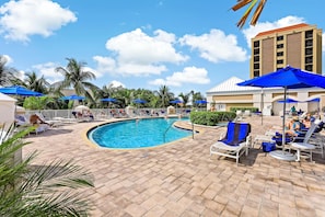 Condo, 1 King Bed with Sofa bed (Lavish beachfront condo with rooftop ) | Pool