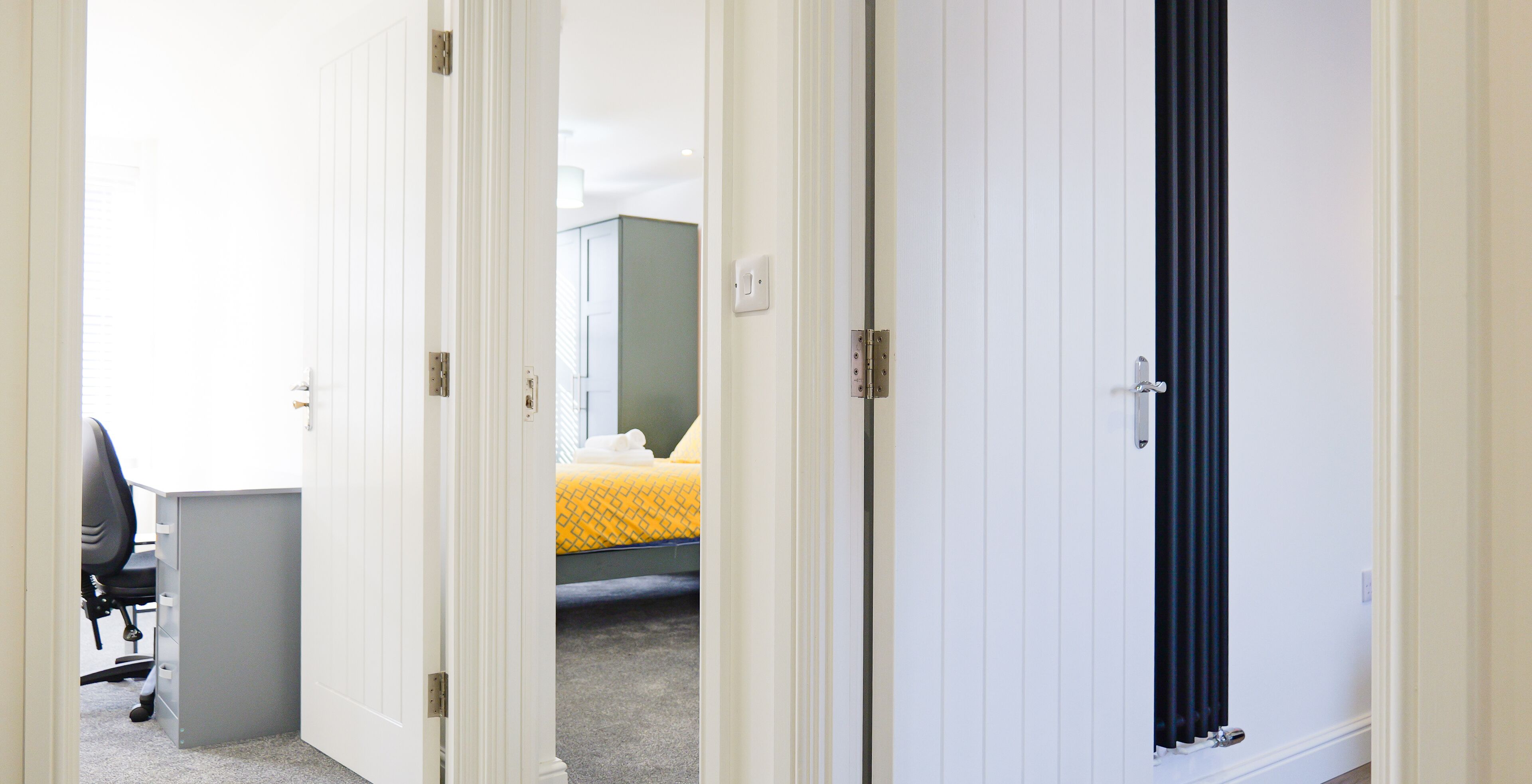 2 Schlafzimmer, Zimmersafe, Schreibtisch, Bügeleisen/Bügelbrett