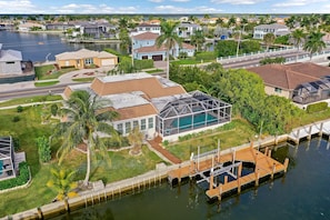 Exterior - W Exposure Waterfront Home With Pool, spa and Dock (Marco Island)