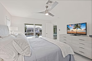House, Multiple Beds (W exposure waterfront home with pool,) - W Exposure Waterfront Home With Pool, spa and Dock (Marco Island)