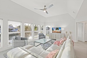 House, Multiple Beds (W exposure waterfront home with pool,) | Living area - W Exposure Waterfront Home With Pool, spa and Dock (Marco Island)