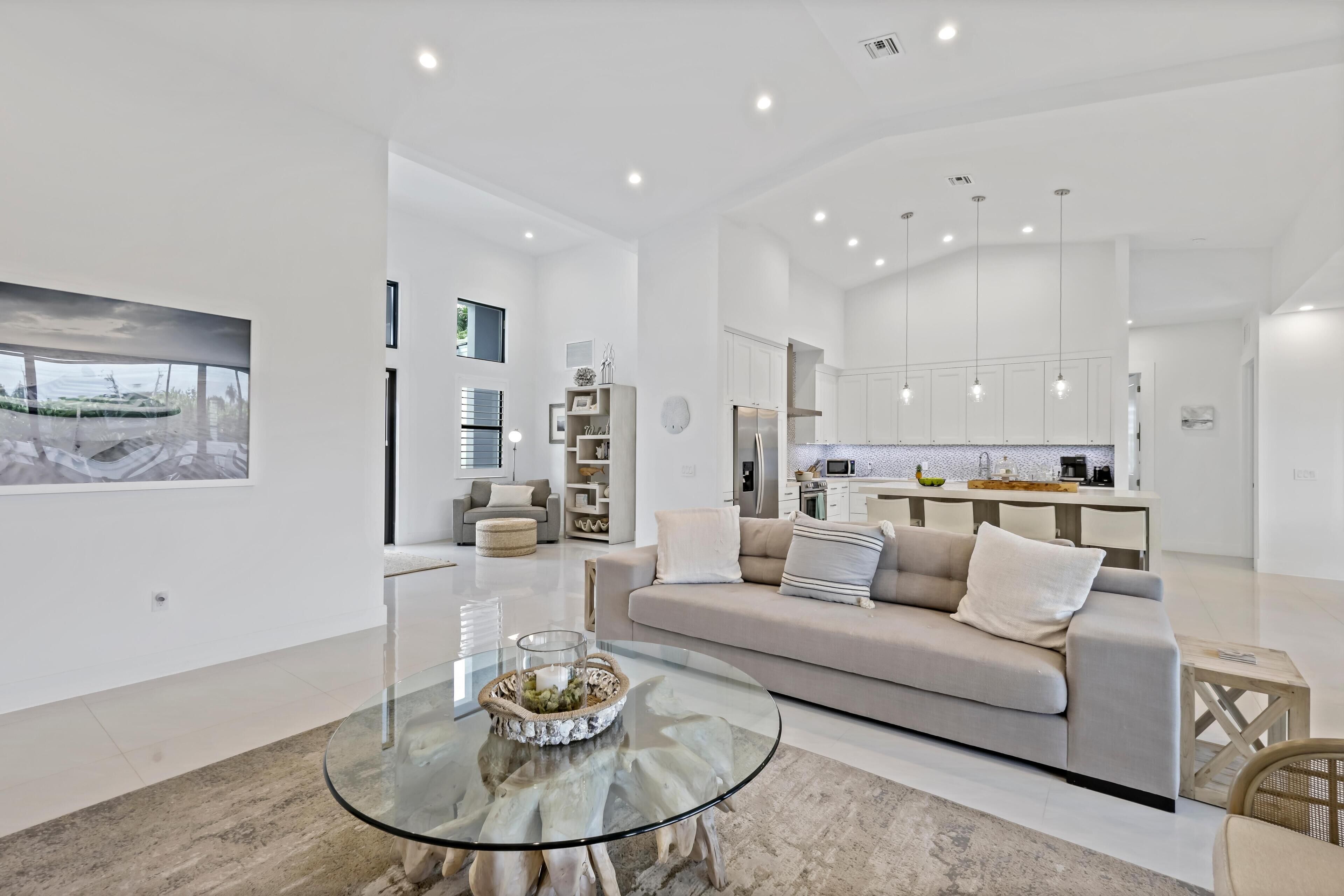 House, Multiple Beds (Pet-friendly home near shops with poo) | Living area