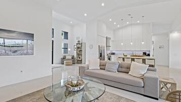 House, Multiple Beds (Pet-friendly home near shops with poo) | Living area