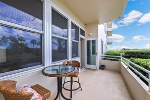 Condo, várias camas (Sunset House North 108 ) | Opções para refeição ao ar livre