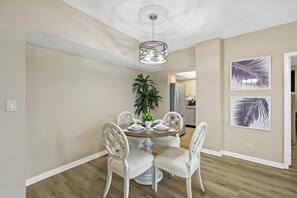 Condo, várias camas (Sunset House North 108 ) | Opções para refeição