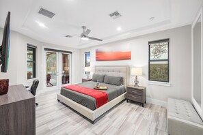 5 bedrooms - Custom Built Home in Tigertail With Pool/spa/kayaks (Marco Island)