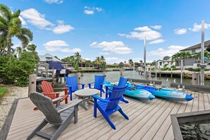 Outdoor dining - Custom Built Home in Tigertail With Pool/spa/kayaks (Marco Island)