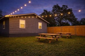 Outdoor dining - Spacious 4BR Home, Central Georgetown Location! (Georgetown)