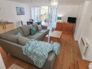 Living area - Beach Court Hideaway (Holyhead)
