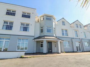 Cottage | Exterior - Beach Court Hideaway (Holyhead)