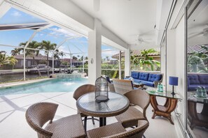 Casa, várias camas (Waterfront home with pool table, heat) | Piscina | Piscina aquecida