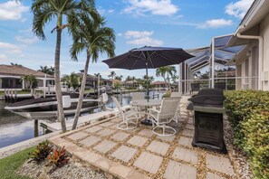 House, Multiple Beds (Waterfront home with pool table, heat) | Outdoor dining - Waterfront Home With Pool Table, Heated Pool and Dock (Marco Island)