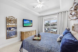 House, Multiple Beds (Waterfront home with pool table, heat) | 3 bedrooms - Waterfront Home With Pool Table, Heated Pool and Dock (Marco Island)