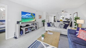 Living area - Rare Walkout Condo With Pool and Steps to Beach/food (Marco Island)
