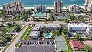 Exterior - Rare Walkout Condo With Pool and Steps to Beach/food (Marco Island)
