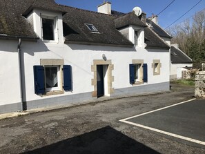 Exterior - Single-storey house Ty Jeanne (AUDIERNE)