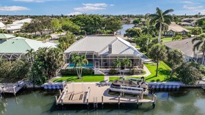 Huis, Meerdere bedden (343 North Barfield Drive) | Exterieur