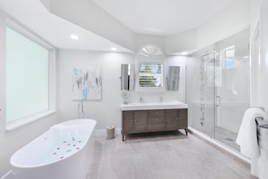 Huis, Meerdere bedden (343 North Barfield Drive) | Badkamer