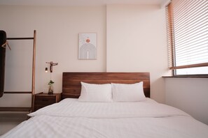 2 bedrooms, iron/ironing board, WiFi
