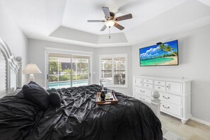 House, Multiple Beds (S exposure home with pool and walk to) | 3 bedrooms - S Exposure Home With Pool and Walk to Beach/food (Marco Island)