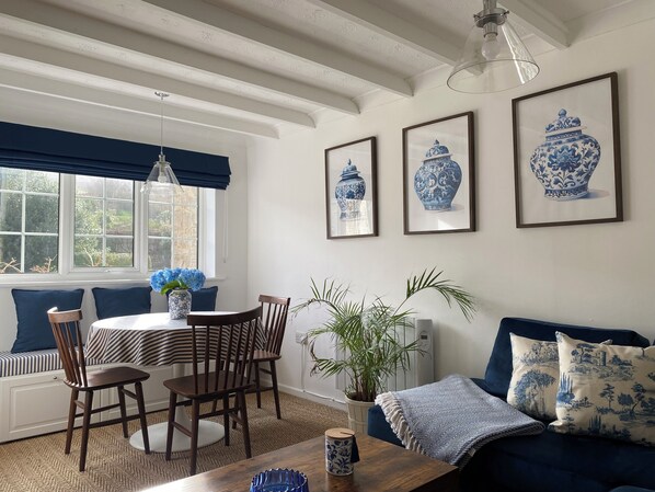 Dining - Garden Flat in West Lulworth/Durdle Door (West Lulworth)