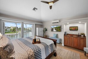 House, Multiple Beds (S exposure waterfront home near beach) - S Exposure Waterfront Home Near Beach/food/fun (Marco Island)
